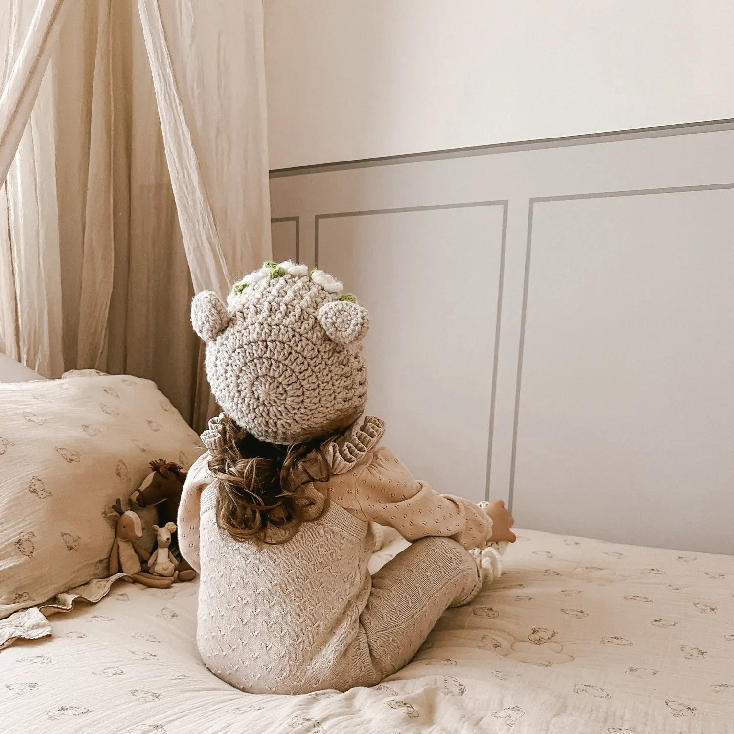 Kids bedroom with decorative wall stickers
