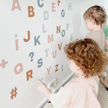 Wandaufkleber aus Stoff mit fettem Alphabet - Mehrfarbig